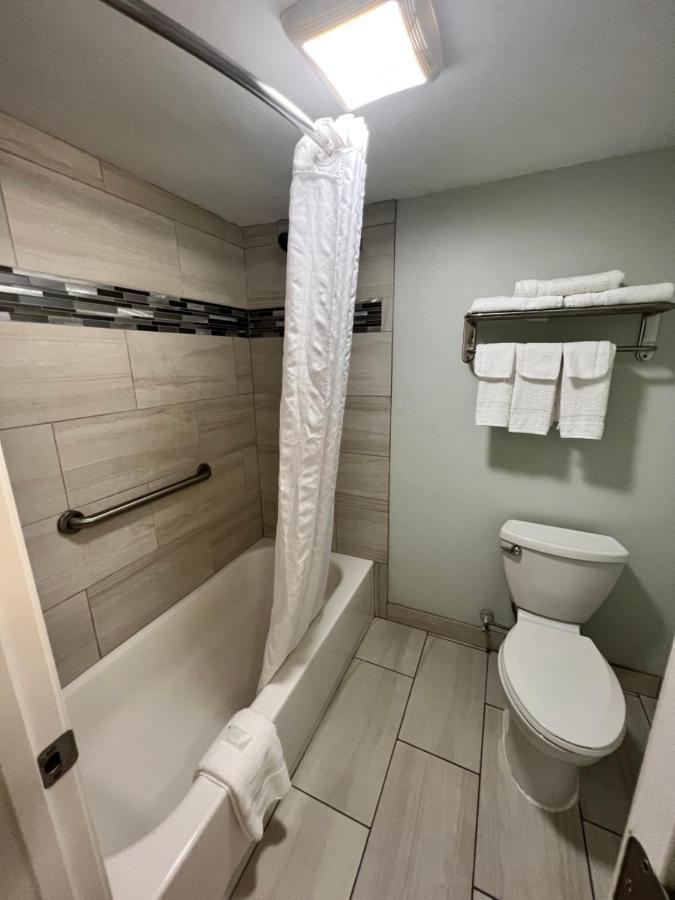 Continental Inn And Suites Nacogdoches Tx Sfa University Downtown מראה חיצוני תמונה