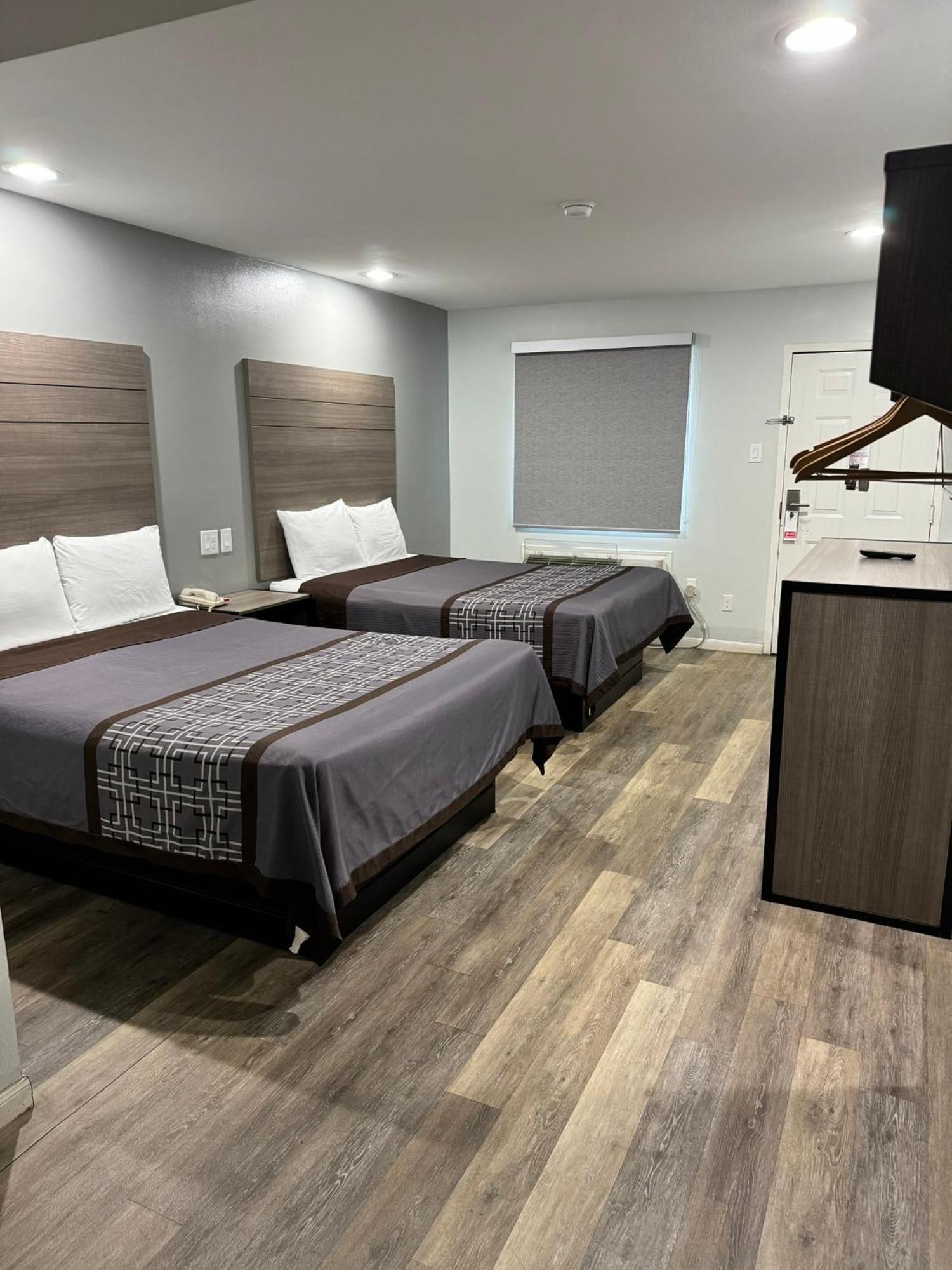 Continental Inn And Suites Nacogdoches Tx Sfa University Downtown מראה חיצוני תמונה