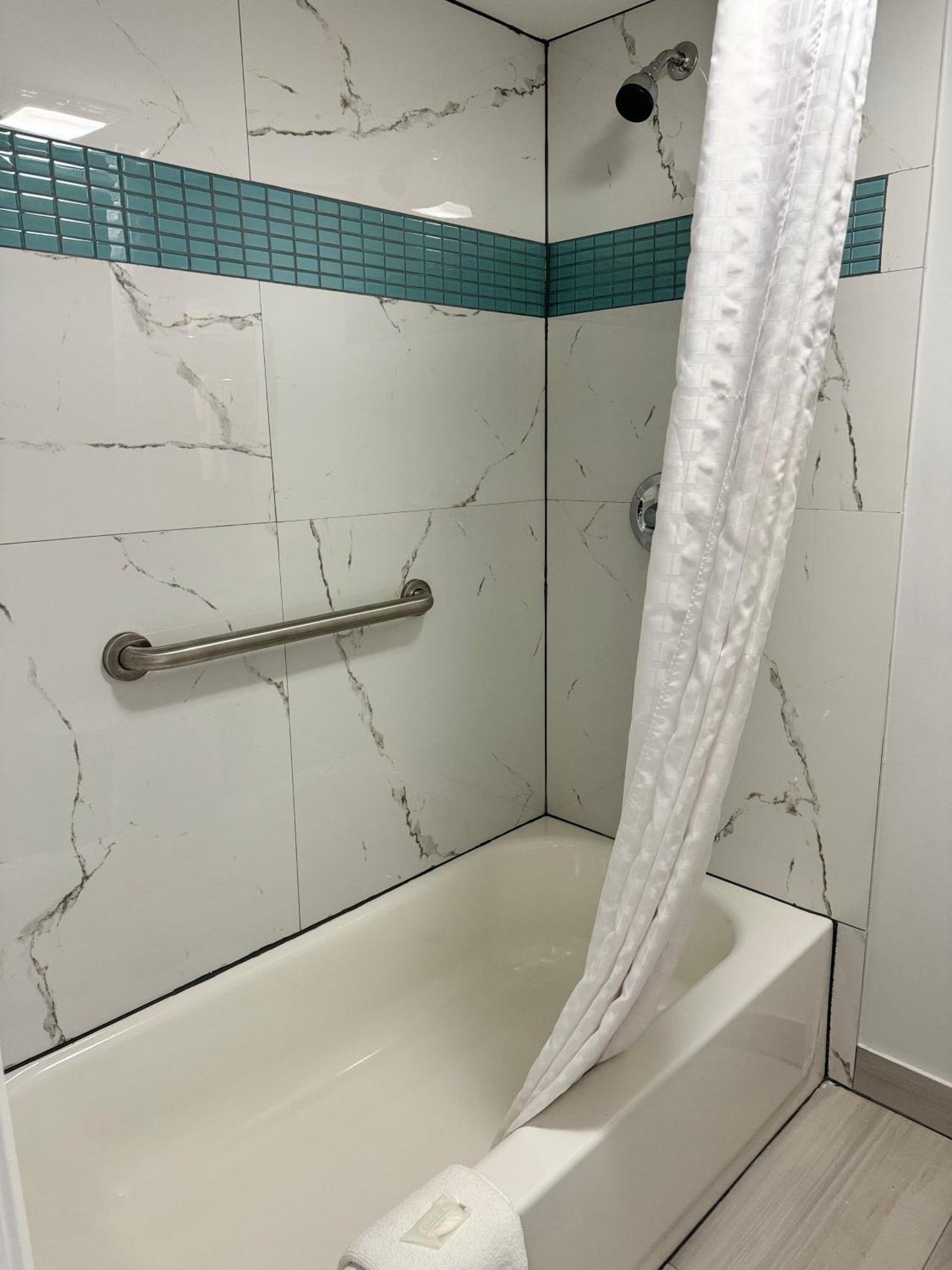 Continental Inn And Suites Nacogdoches Tx Sfa University Downtown מראה חיצוני תמונה