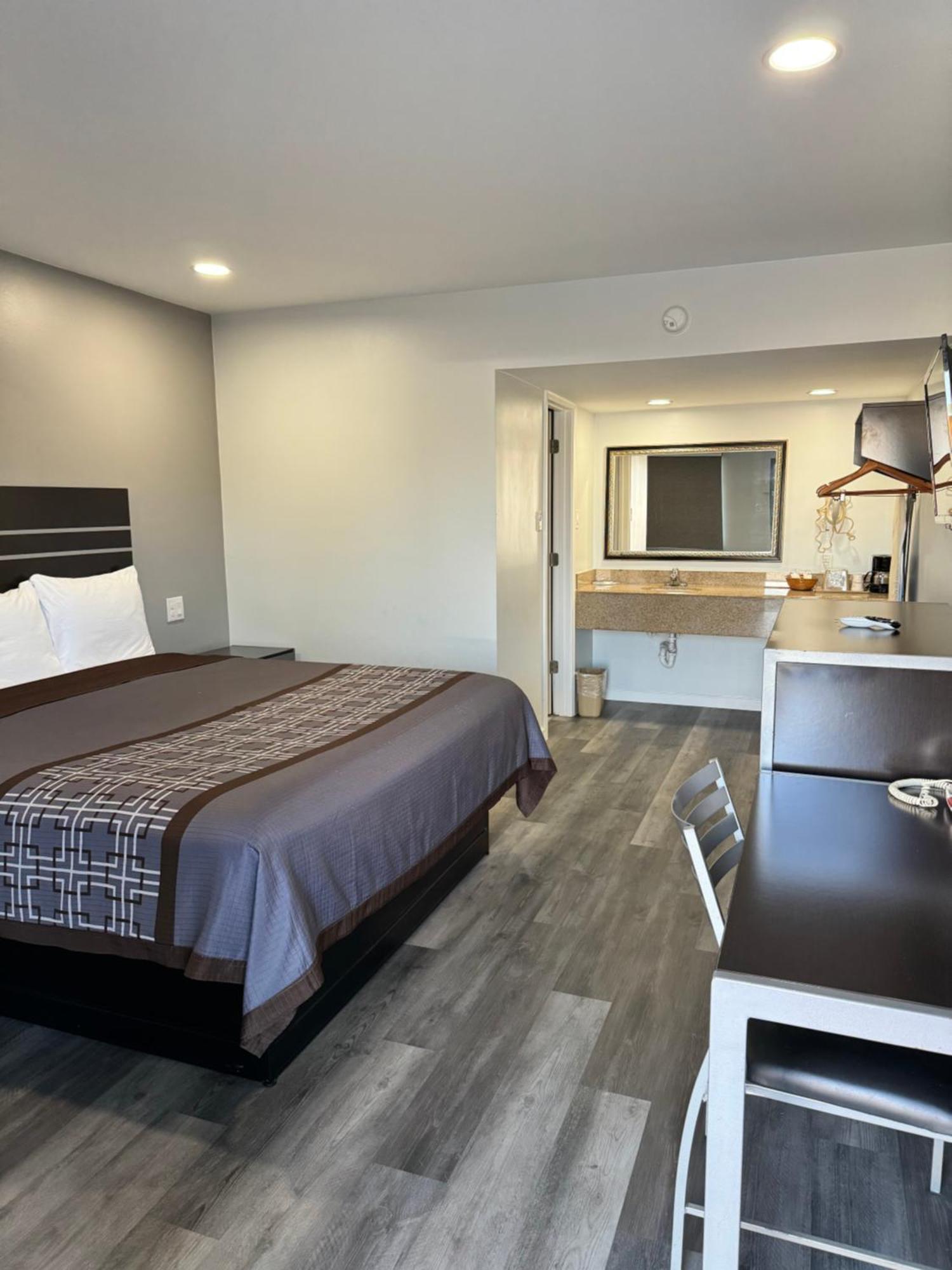 Continental Inn And Suites Nacogdoches Tx Sfa University Downtown מראה חיצוני תמונה
