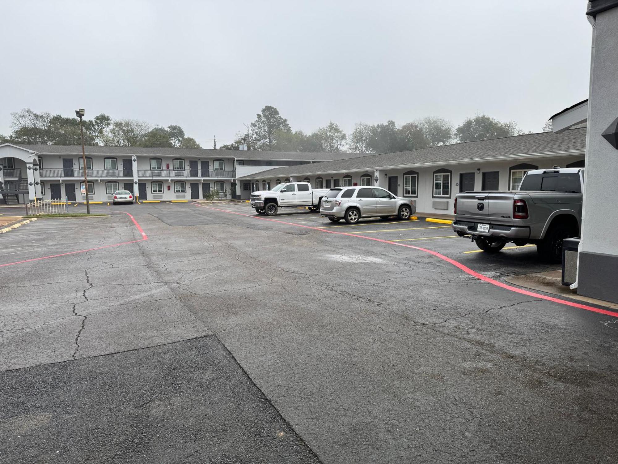 Continental Inn And Suites Nacogdoches Tx Sfa University Downtown מראה חיצוני תמונה