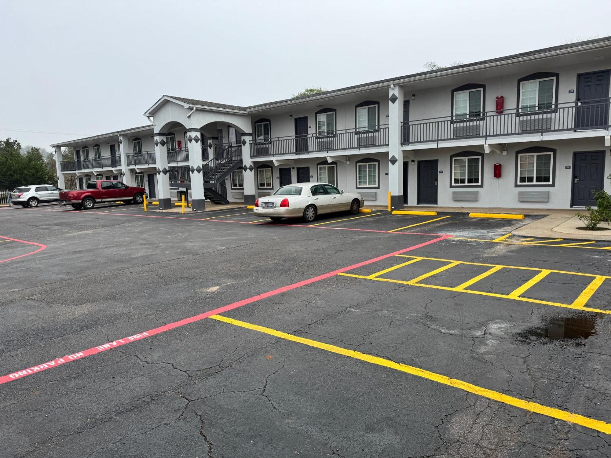 Continental Inn And Suites Nacogdoches Tx Sfa University Downtown מראה חיצוני תמונה