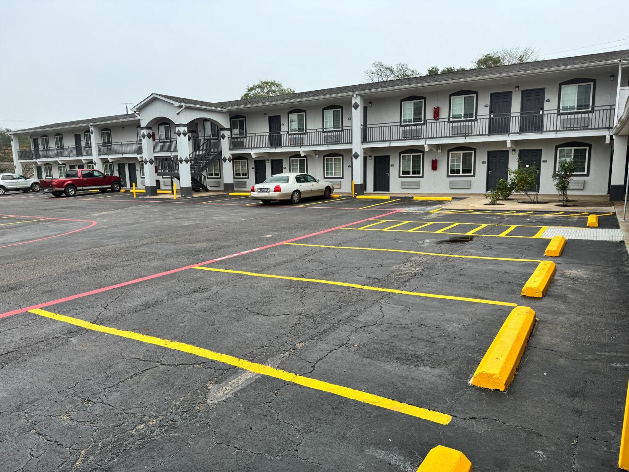 Continental Inn And Suites Nacogdoches Tx Sfa University Downtown מראה חיצוני תמונה