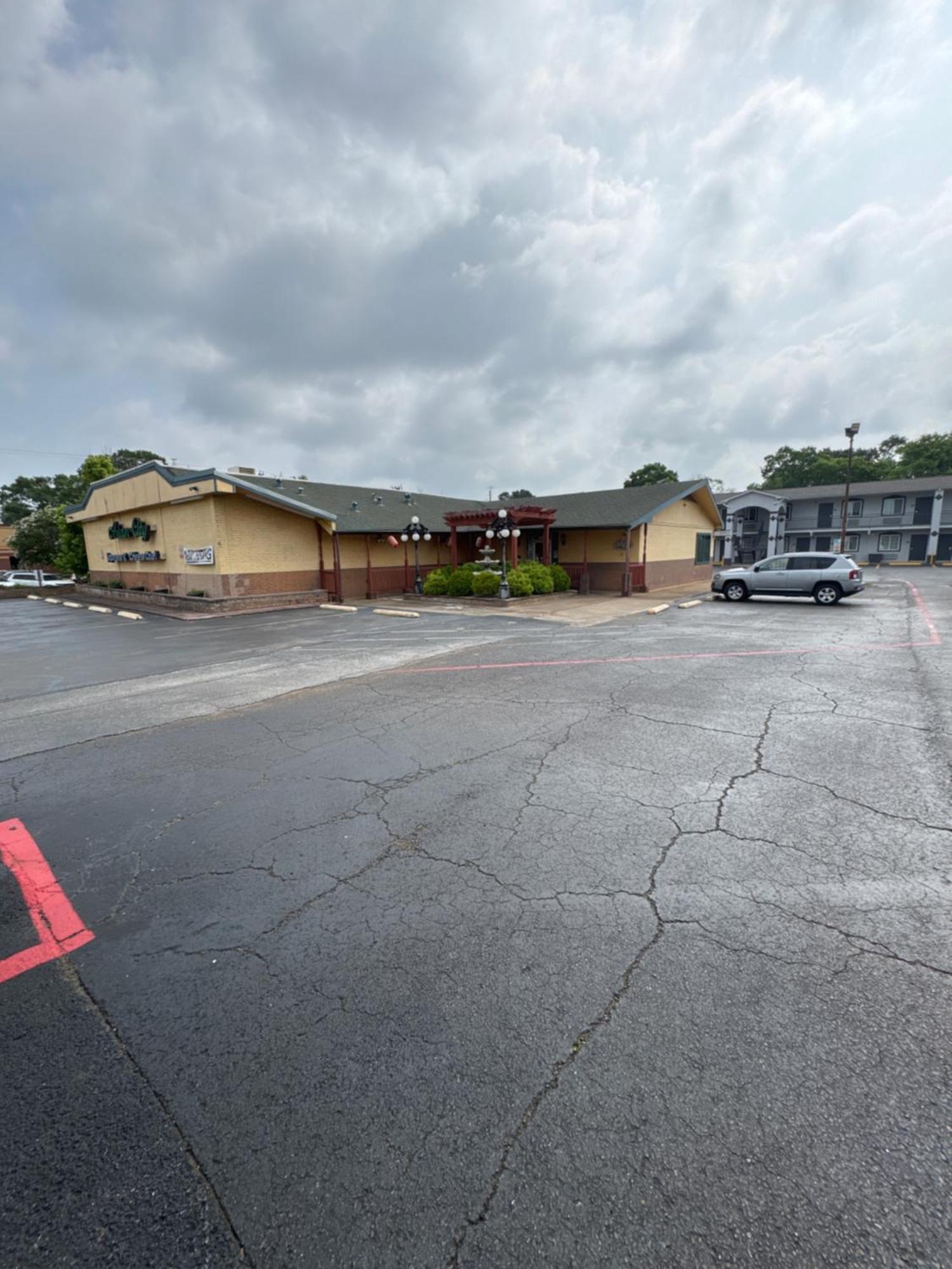 Continental Inn And Suites Nacogdoches Tx Sfa University Downtown מראה חיצוני תמונה