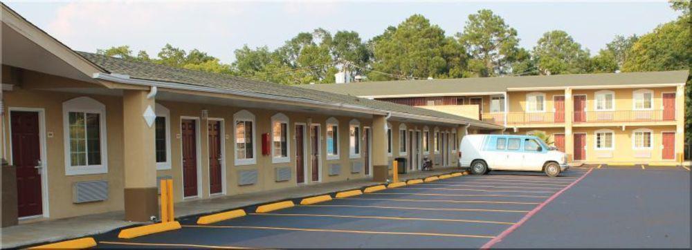 Continental Inn And Suites Nacogdoches Tx Sfa University Downtown מראה חיצוני תמונה
