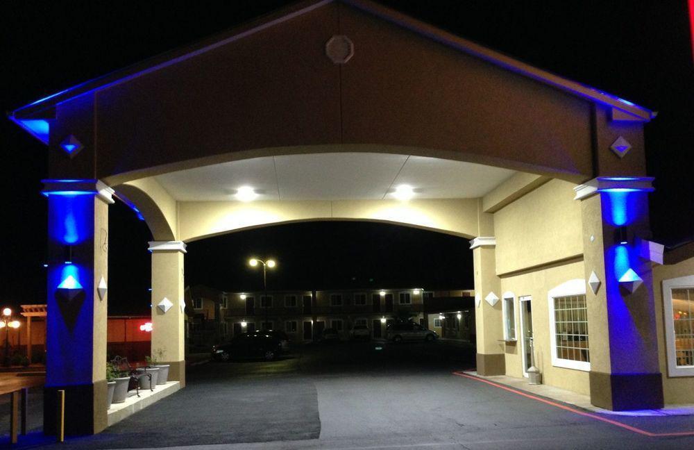 Continental Inn And Suites Nacogdoches Tx Sfa University Downtown מראה חיצוני תמונה