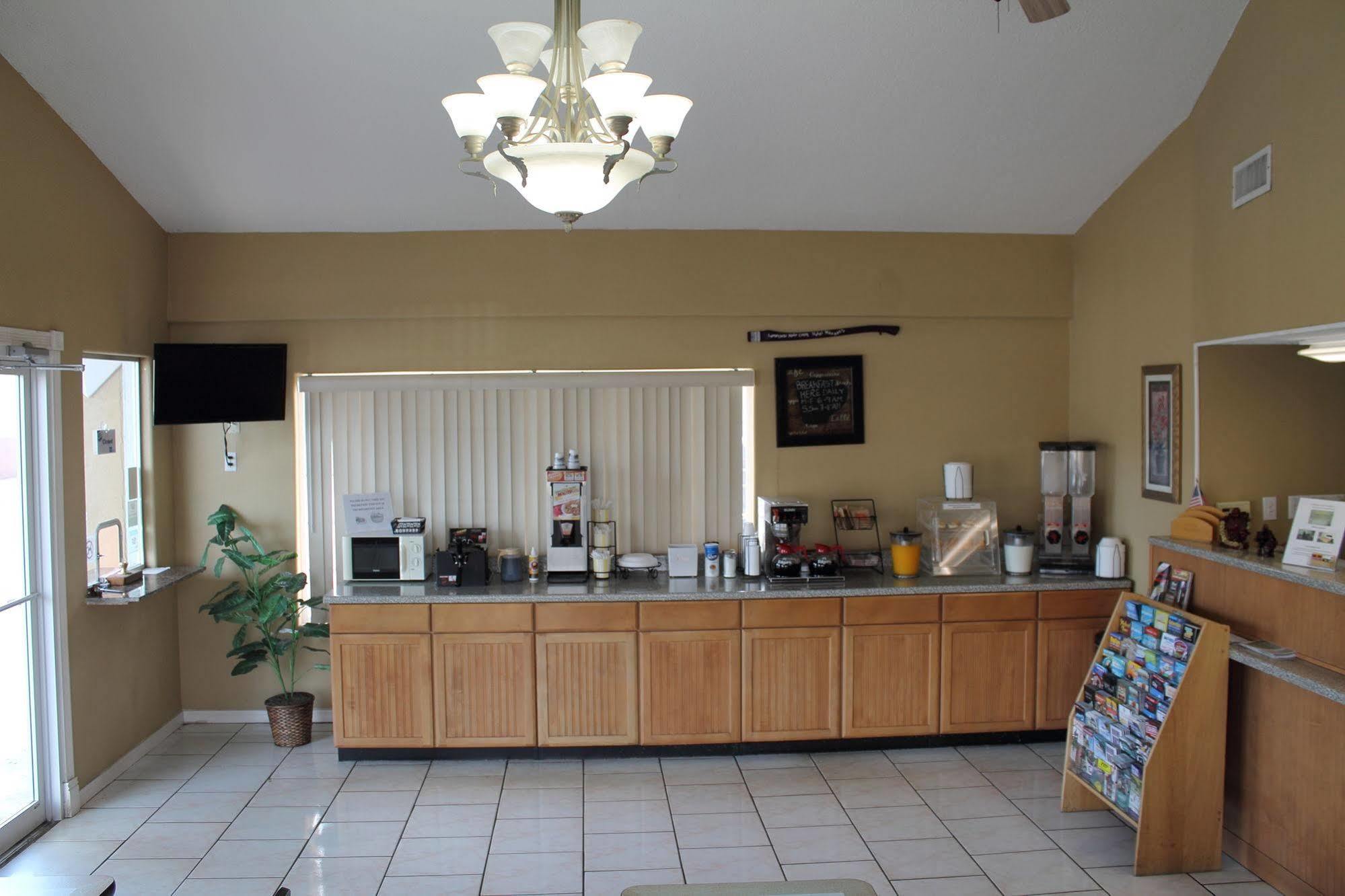 Continental Inn And Suites Nacogdoches Tx Sfa University Downtown מראה חיצוני תמונה
