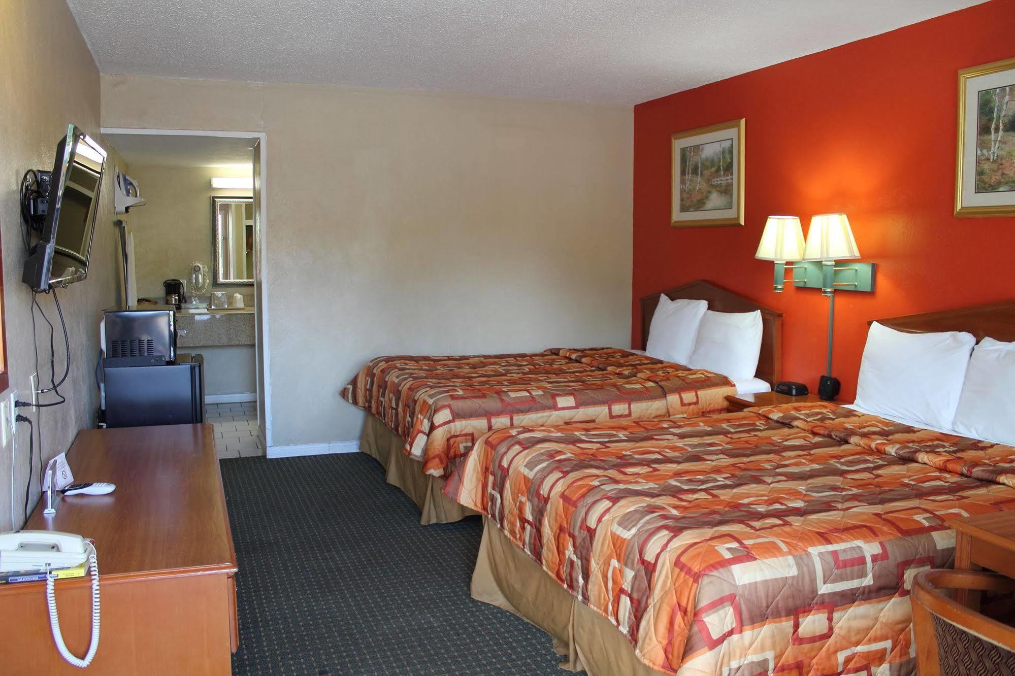Continental Inn And Suites Nacogdoches Tx Sfa University Downtown מראה חיצוני תמונה